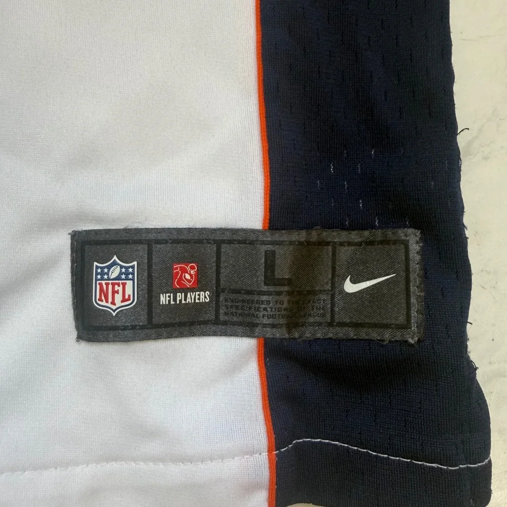 NFL On Field Size Large Manning #18 Broncos Jersey White Navy Sporty Football